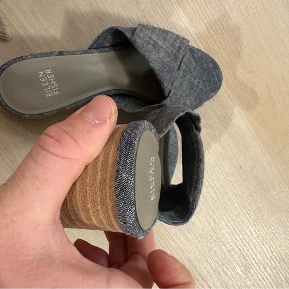 Eileen Fisher Ruche Chambray Denim Blue Slide Sandals Shoes Size 8 Dressy - Picture 6 of 7